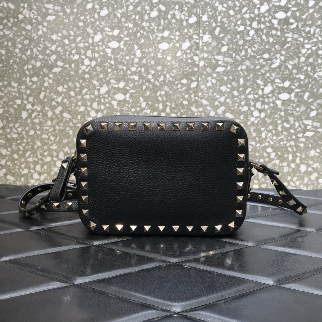 Valentino Garavani Rockstud Crossbody Camera Bag in Black Grainy Calfskin